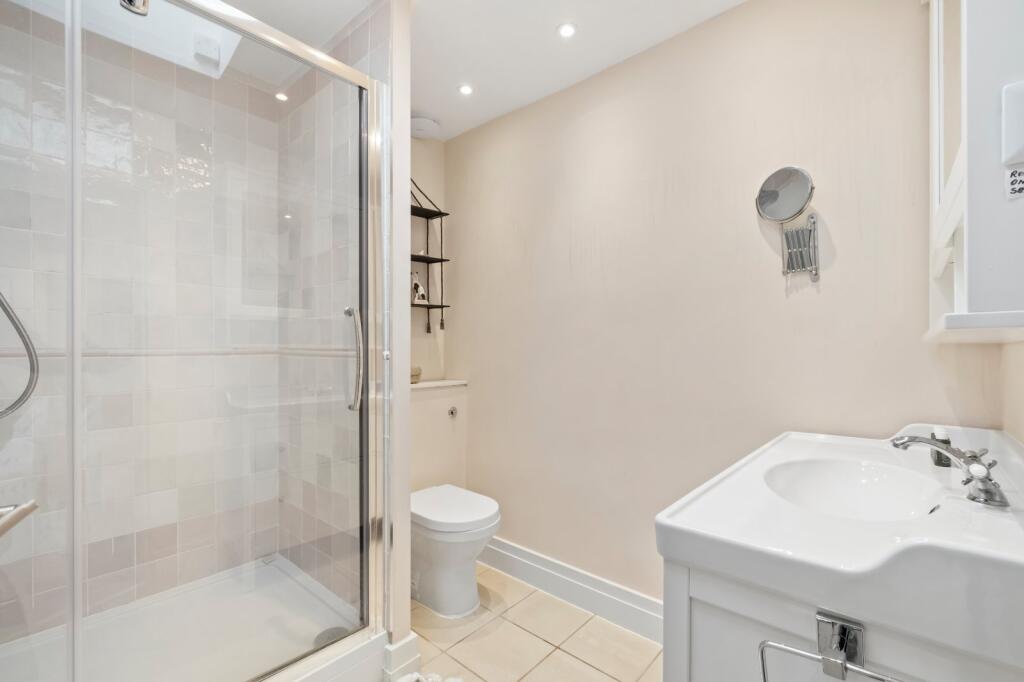 4 bedroom mews property for rent