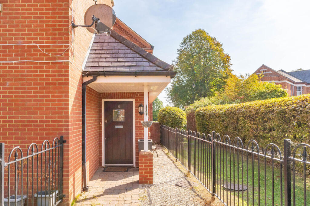 Main image of property: Coulsdon,, Coulsdon, Surrey, CR5