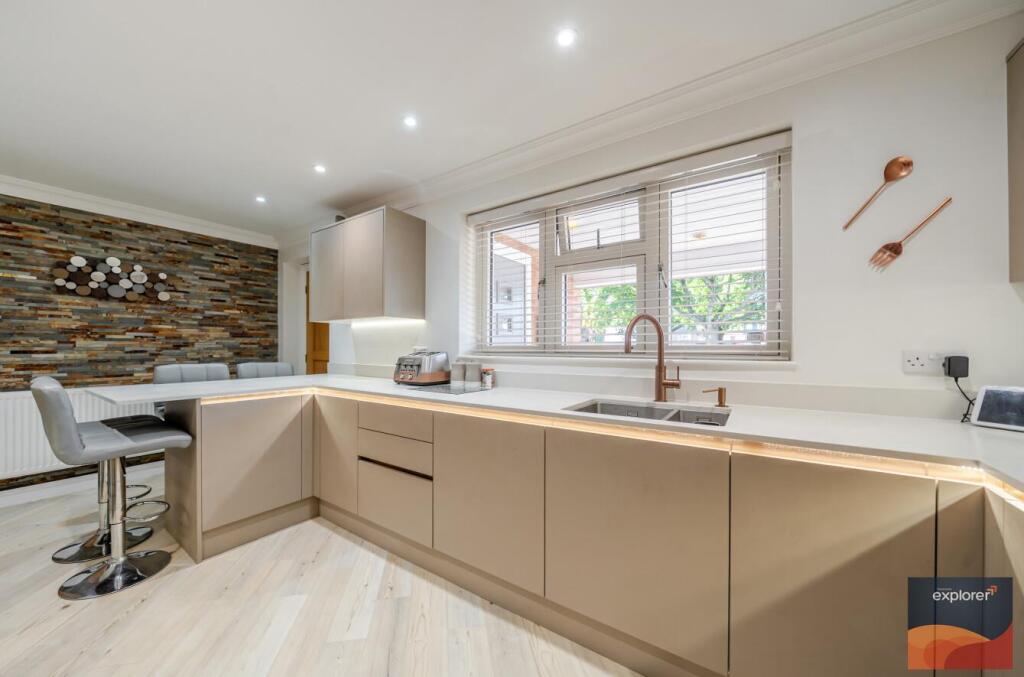 Aster Road, Kempshott photo 4