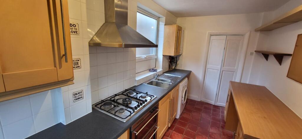 House in Luton - View 4