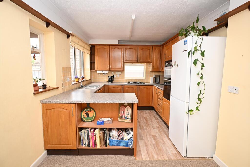 House in Basingstoke and Deane, Basingstoke - View 2