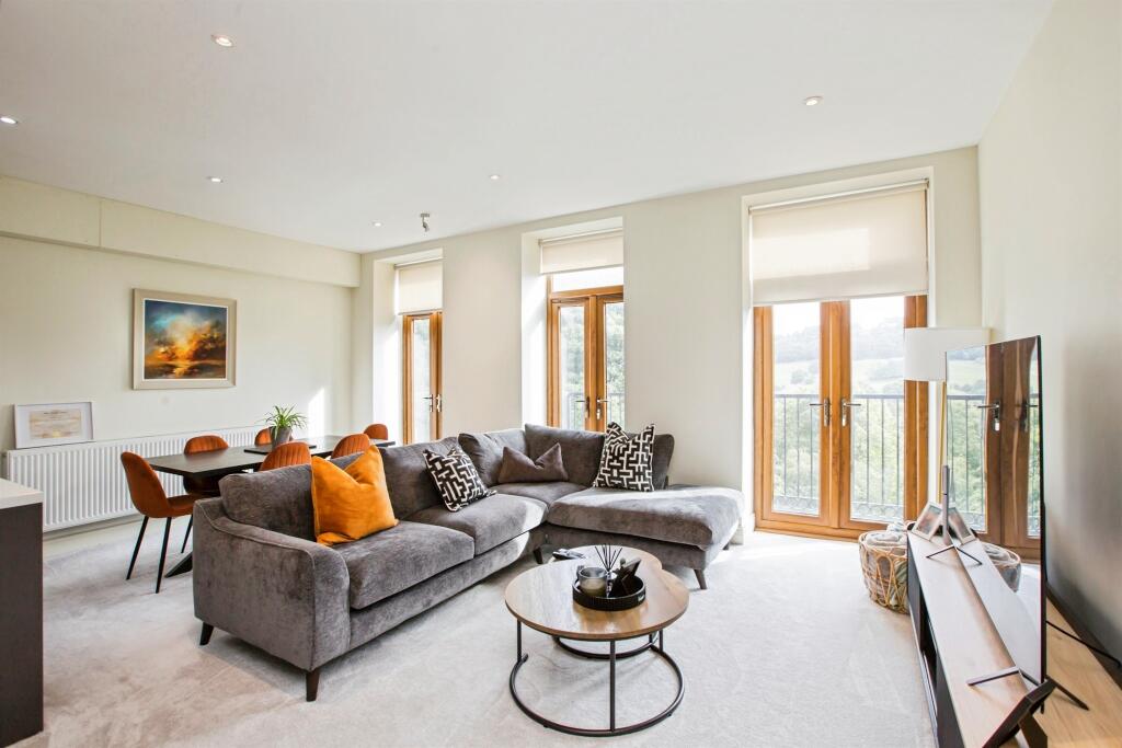 Apartment in Calderdale, Stainland & District - View 3