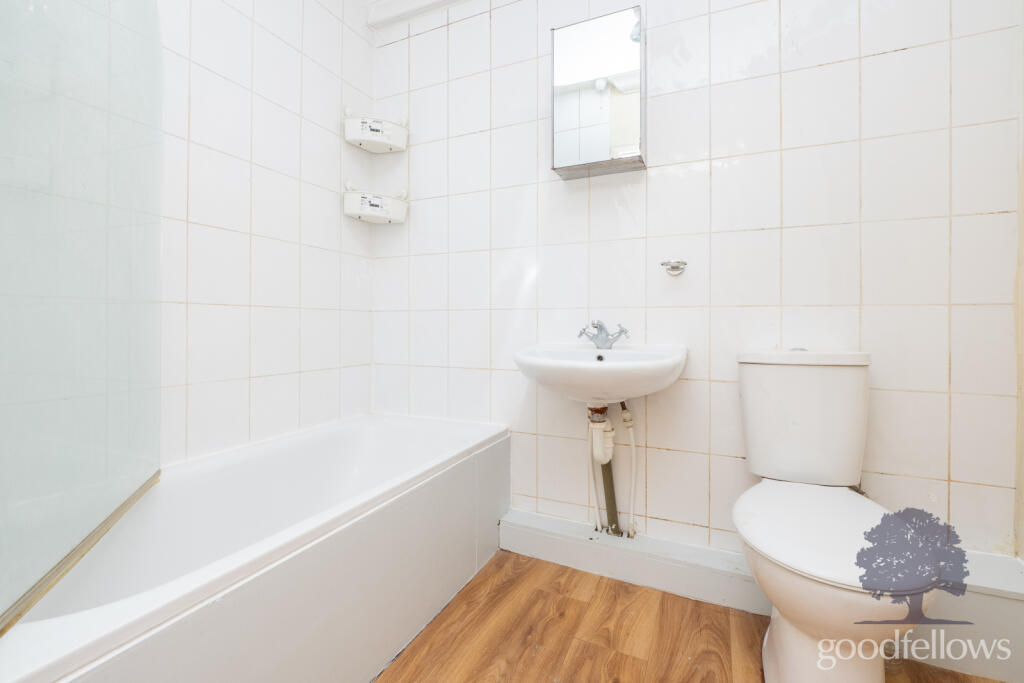 Apartment in Sutton - View 5