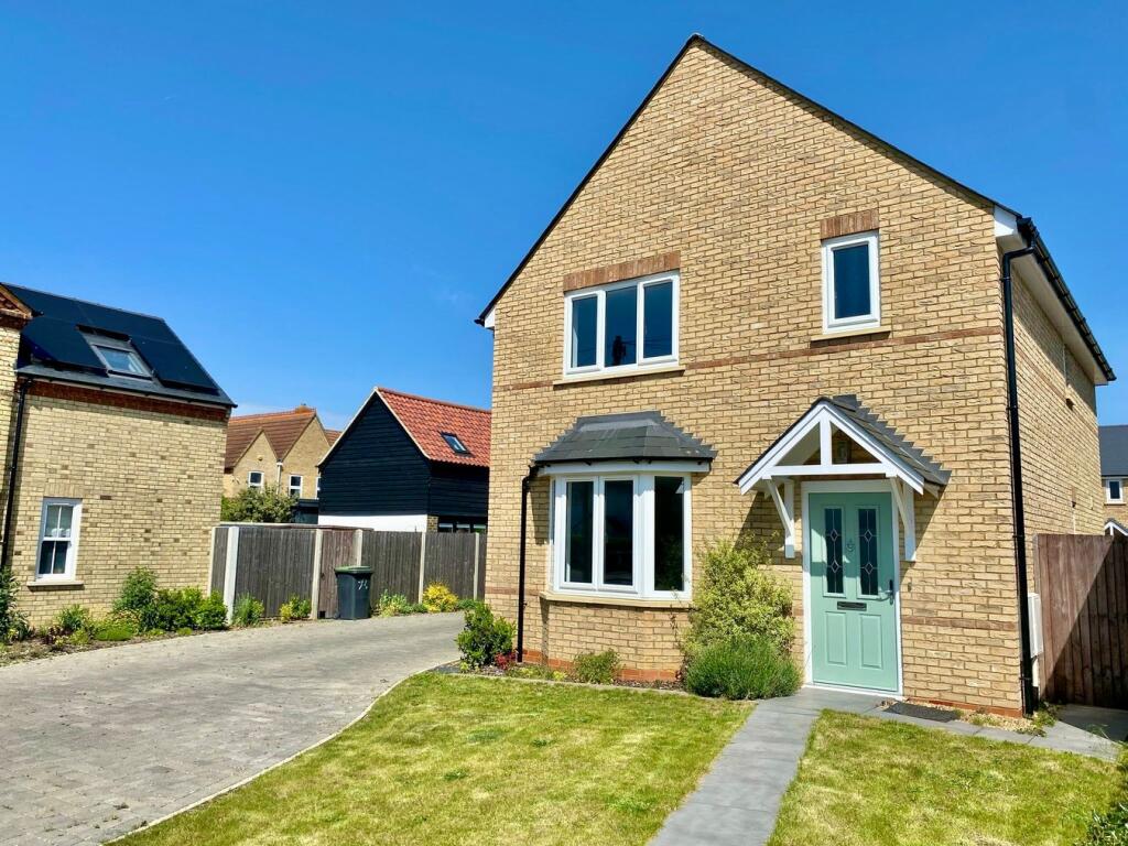 3-bed detached on Elizabethan Close, Sandy, SG19, £400,000