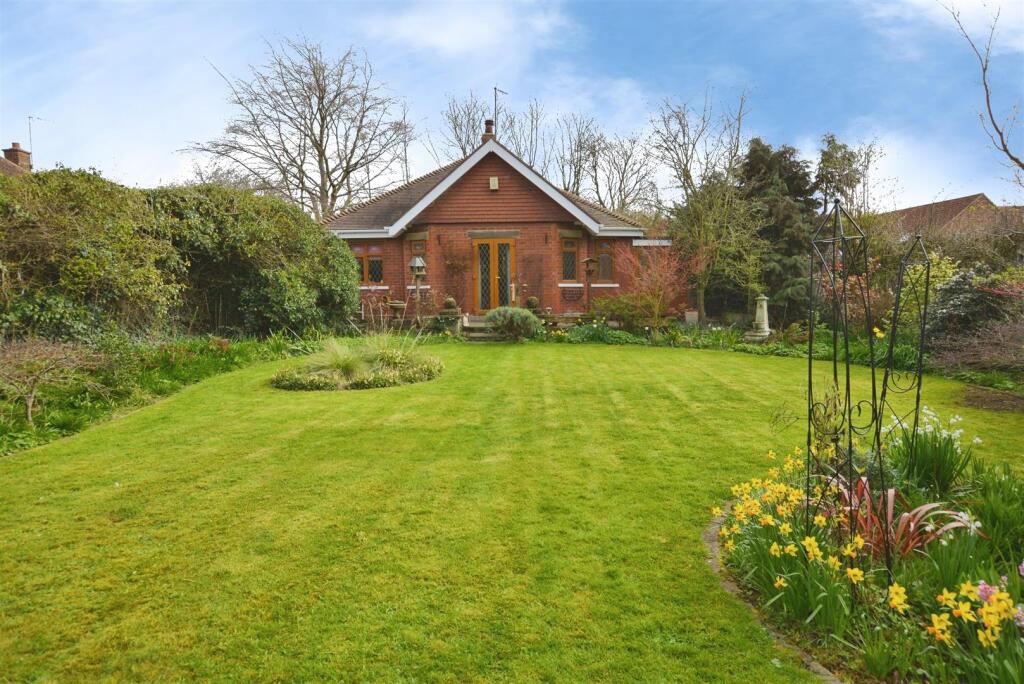 Main image of property: Ashby Road, Scunthorpe