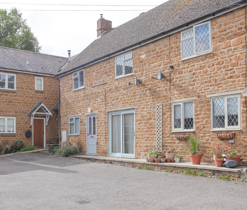 Main image of property: 2 The Potteries High Street Barford St. Michael Banbury OX15 0RF