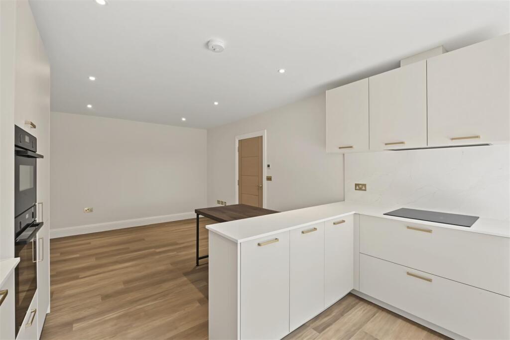 Verulam Road, St. Albans - More