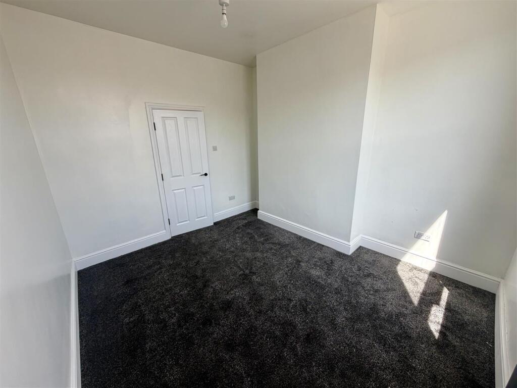 Apartment in Selby, Staynor Hall - View 4