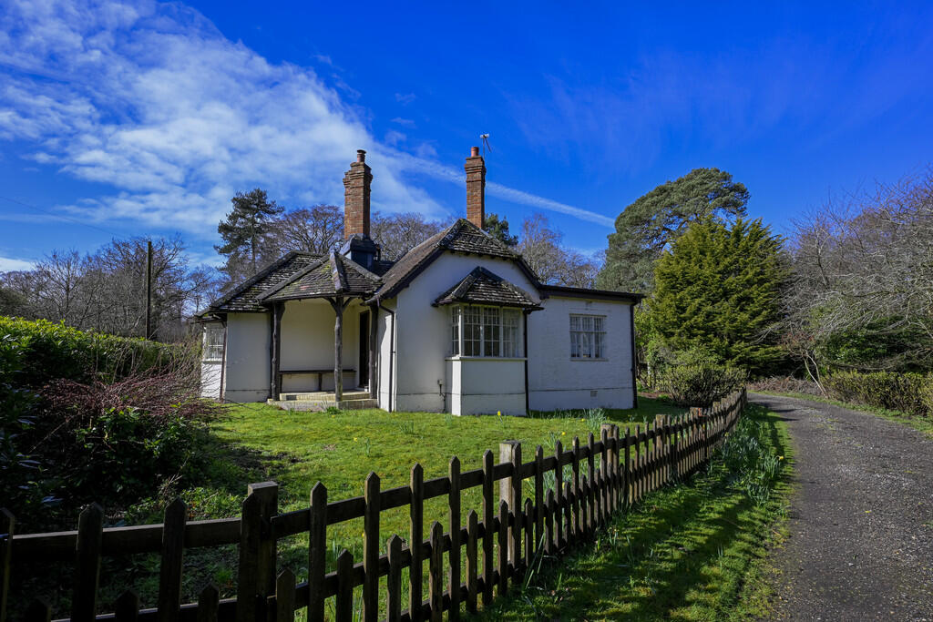 Main image of property: Decoy Lodge, Lound