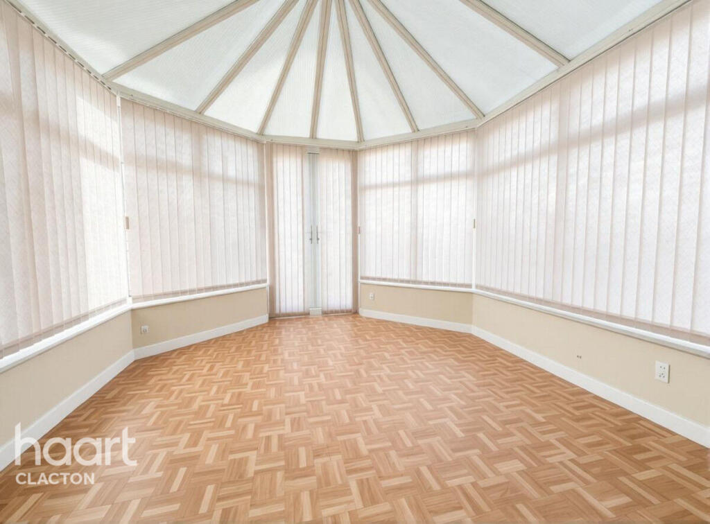 Havering Close, Clacton-On-Sea photo 4