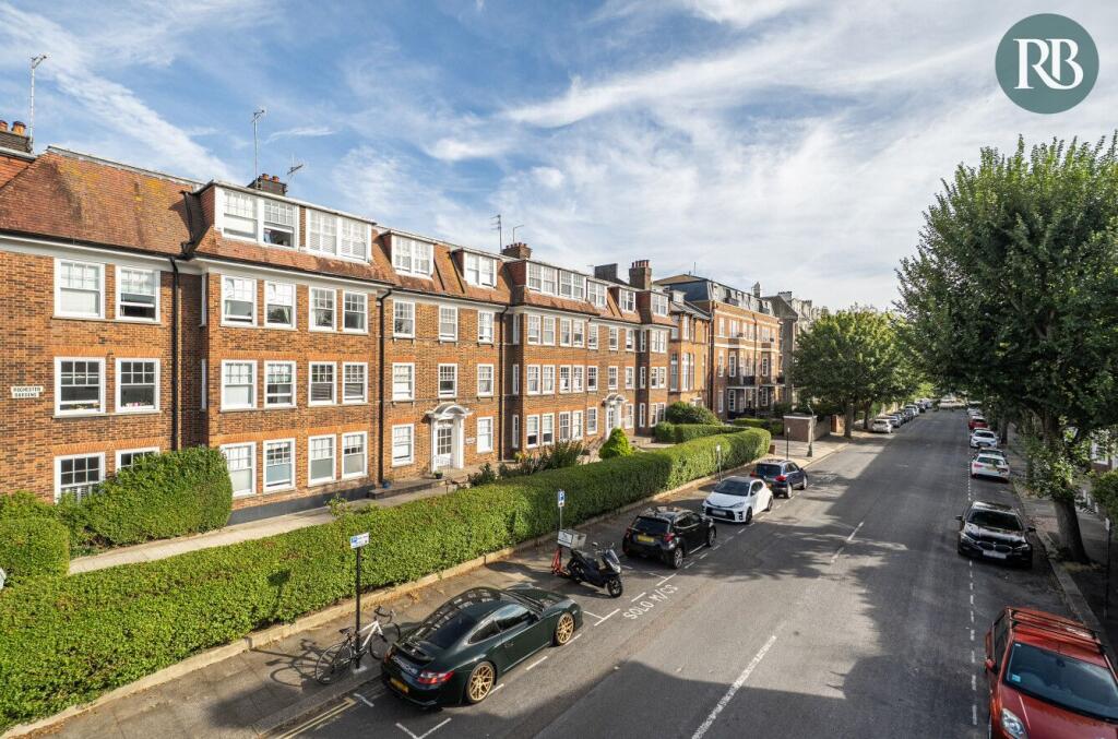 Apartment in Hove, Brunswick