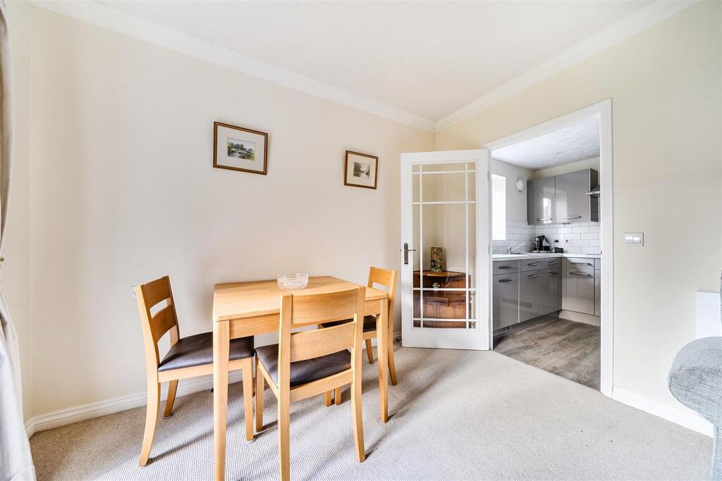 Apartment in Salisbury, Wyndham Park - View 5