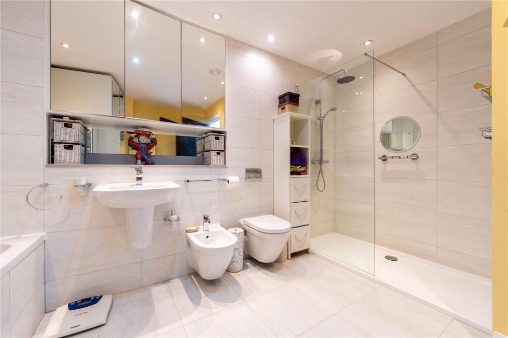 Apartment in Brighton - More