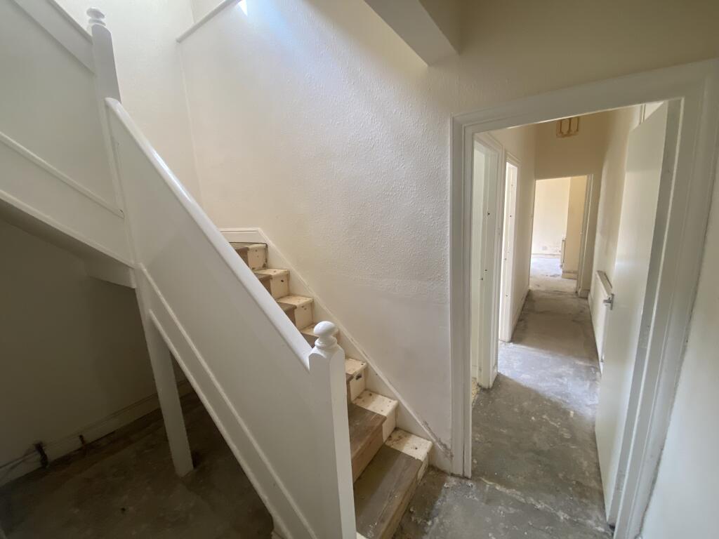 Apartment in Hull - View 5