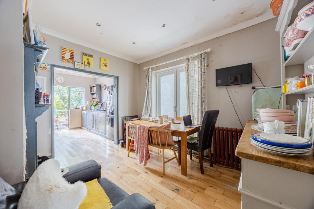 House in Southend-on-Sea - View 4