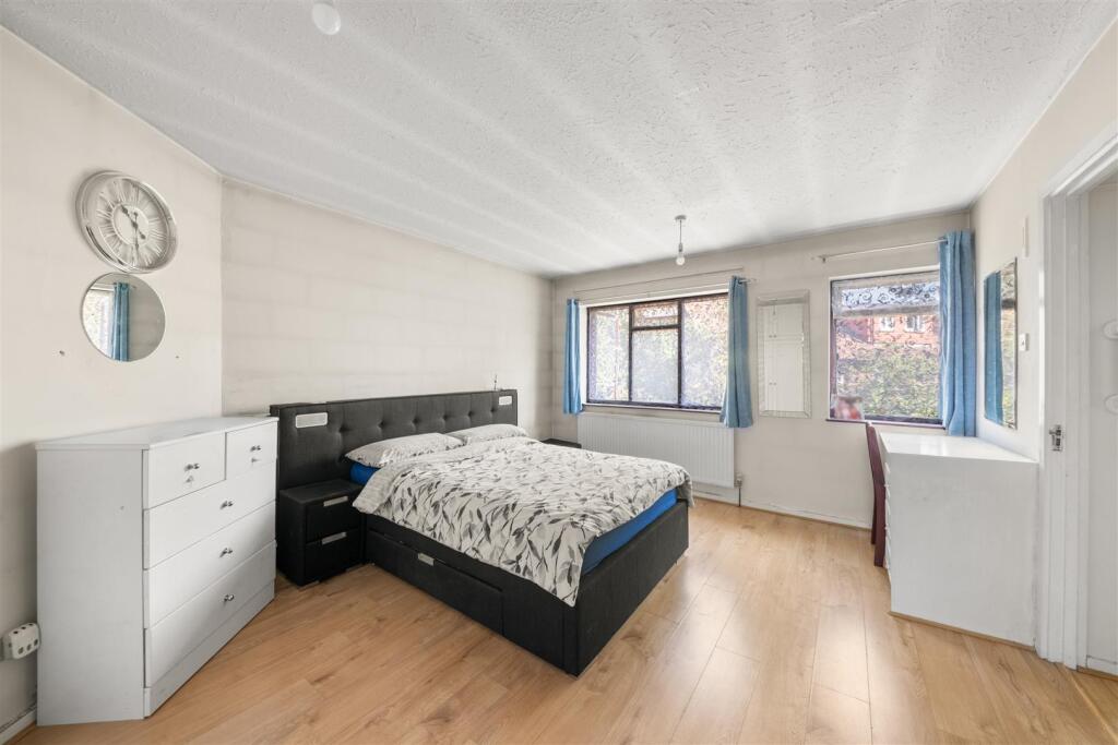 House in London - View 5