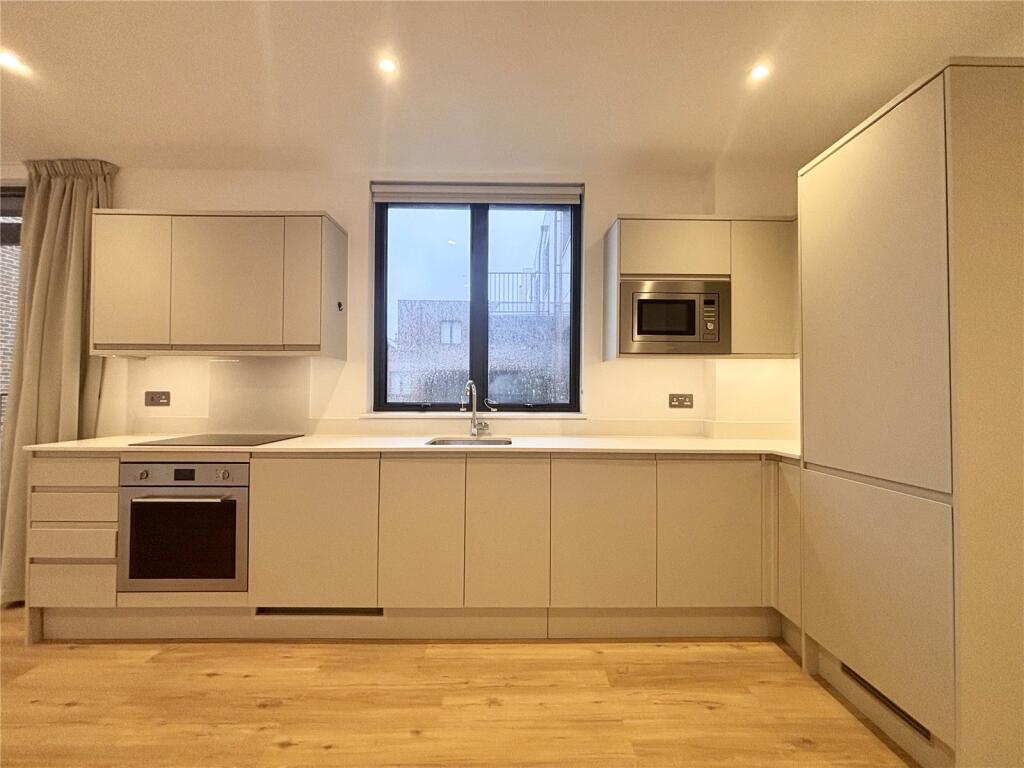 Main image of property: Farnborough Road, Farnborough, Hampshire, GU14