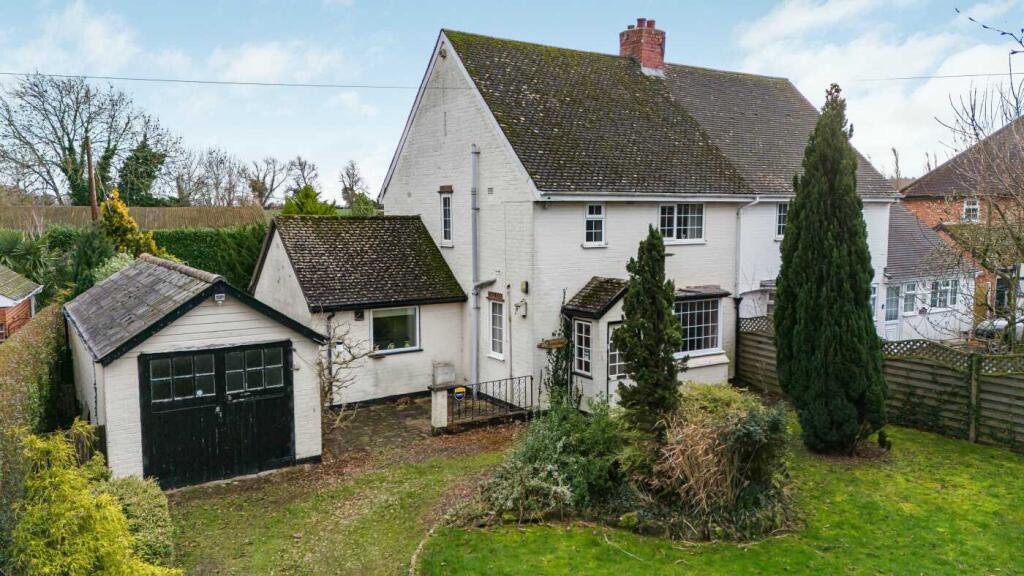 3-bed semi-detached on Sherwood, Conifer Walk, Hereford, Herefordshire, £375,000