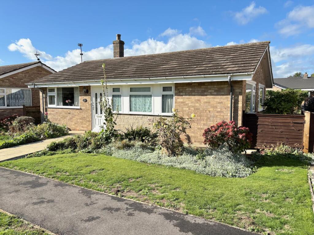 2-bed detached on 11 The Orchard, Snainton, Scarborough, North Yorkshire, YO13 9AU, £250,000