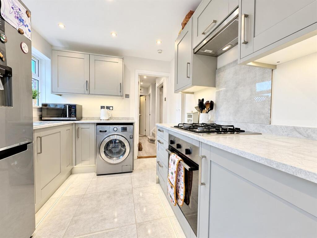 Southmead Road, Fareham photo 3