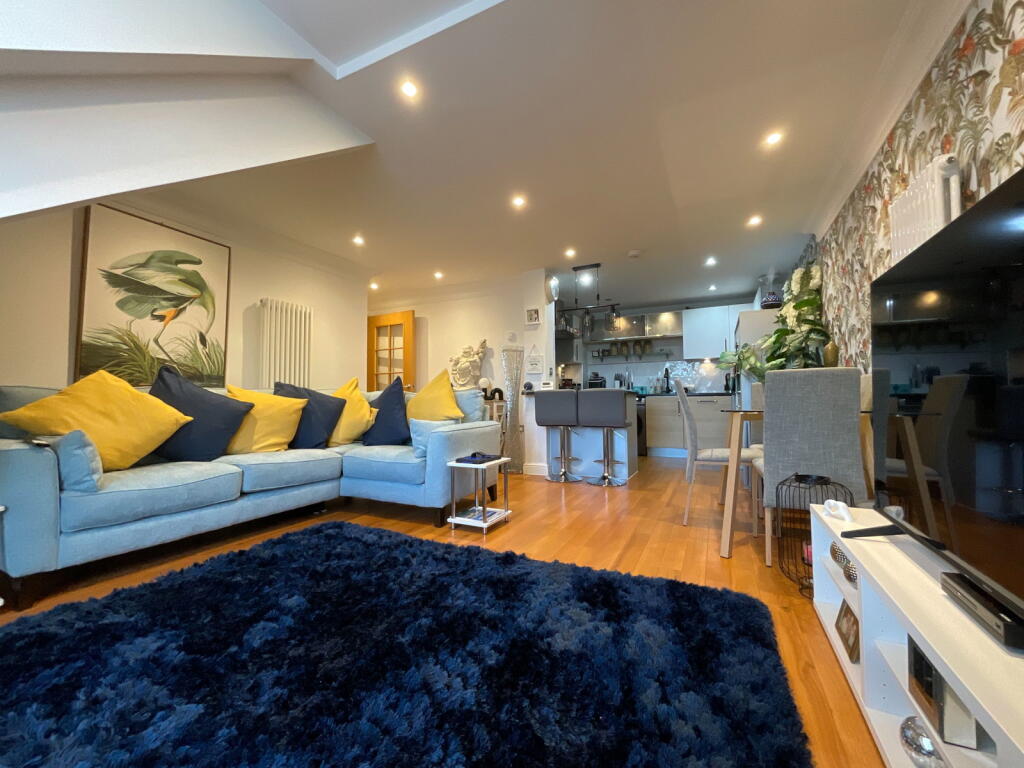 Apartment in Sefton, Liverpool City Region - View 2