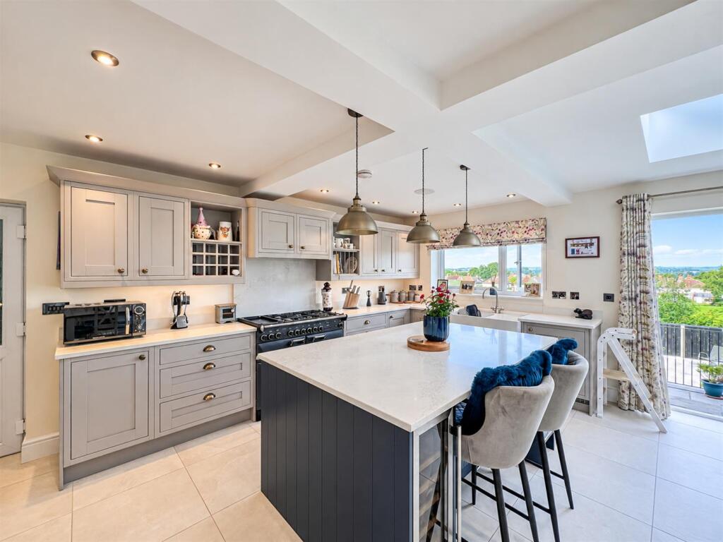 House in Stoke-on-Trent - View 4