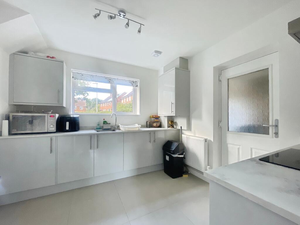 House in Three Rivers, Abbots Langley - More