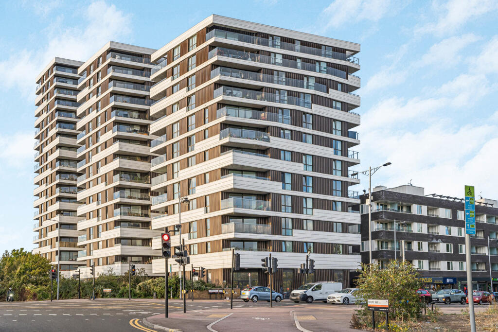 2-bed flat on Beck Square, London, E10, £425,000