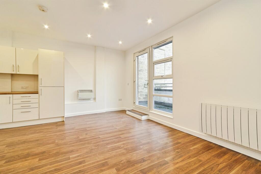 Additional image 9 of Dockfield Terrace, Shipley