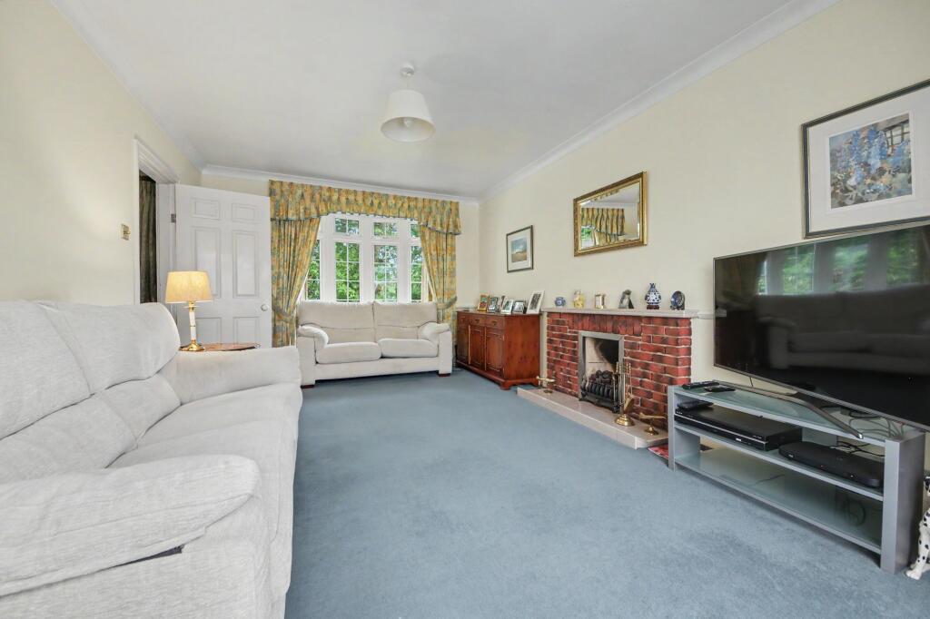 House in Eastleigh, West End - More