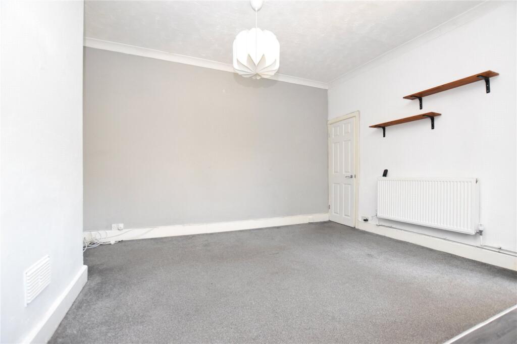 Jubilee Place, Morley, Leeds, West Yorkshire photo 4
