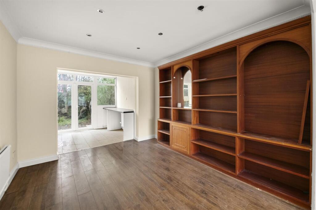 Carr Road, Northolt photo 5