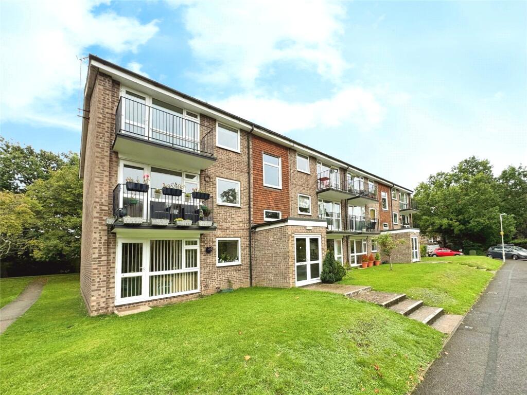 Main image of property: Westcote Road, Reading, Berkshire, RG30