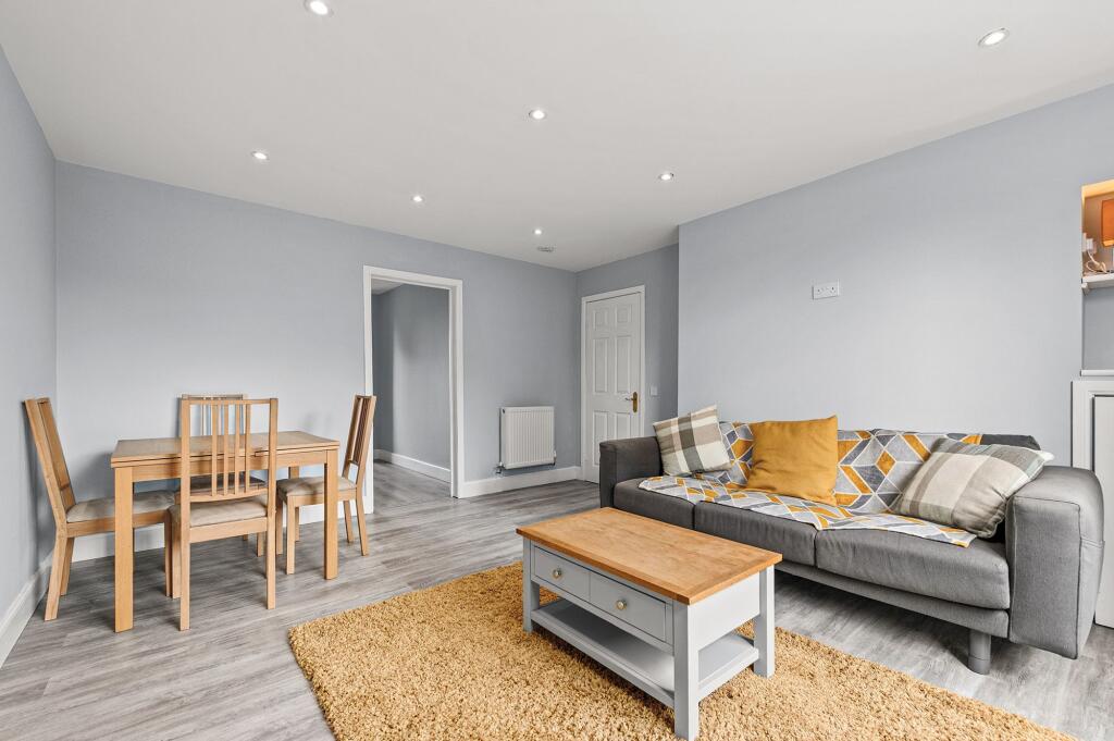 Apartment in Edinburgh - View 3