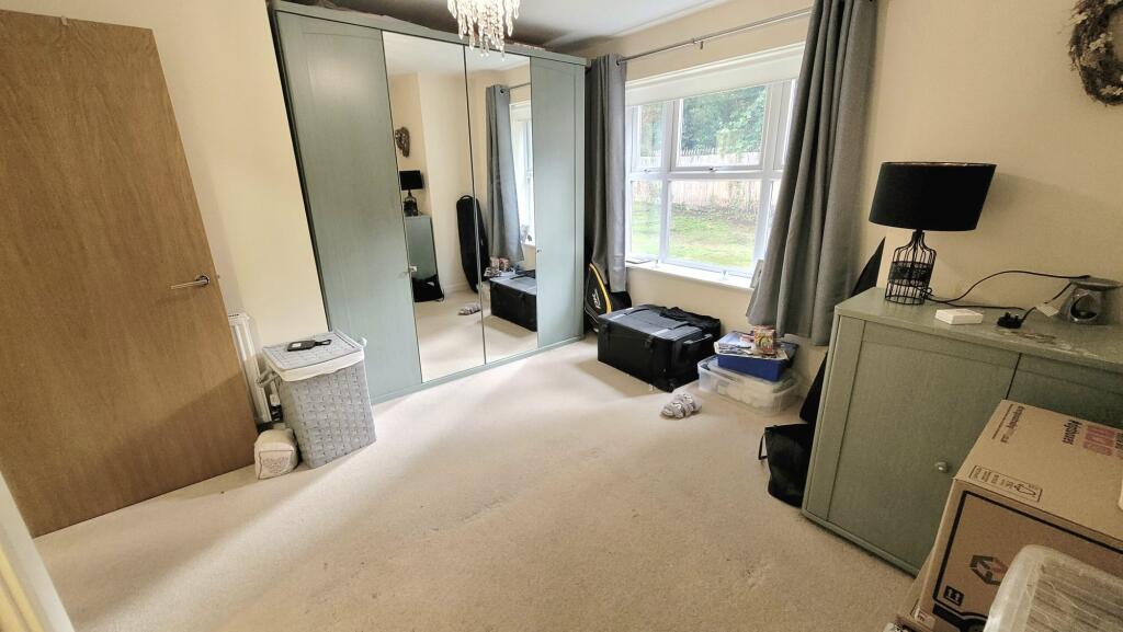 Apartment in Watford - View 5