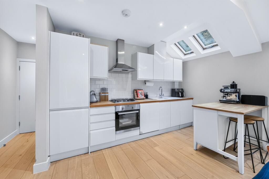 Apartment in London - View 4