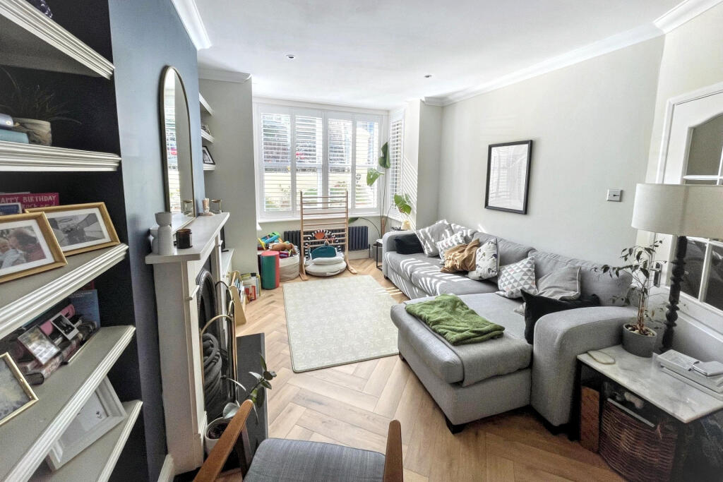 House in Brighton - View 3