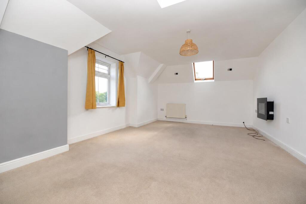 Apartment in Fareham, Hampshire - View 4