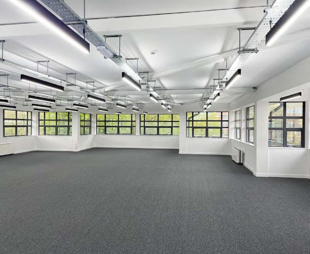 Peterbridge House, 3 The Lakes, Northampton