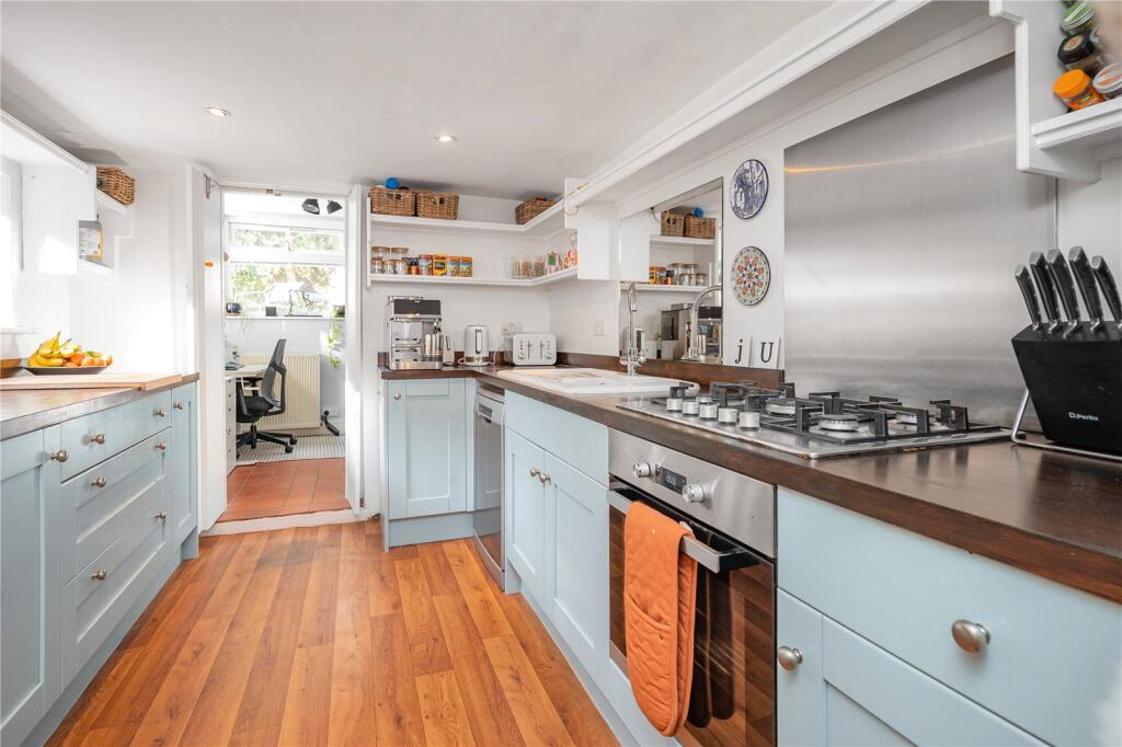 House in Twickenham - View 4