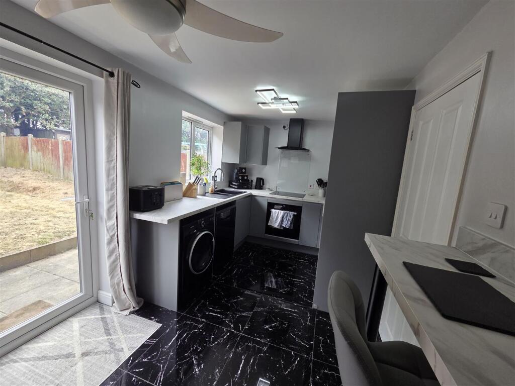 House in Ashfield, Kirkby-in-Ashfield, Sutton-in-Ashfield - More