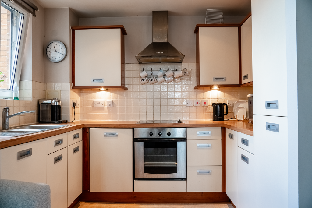 Apartment in Slough - More