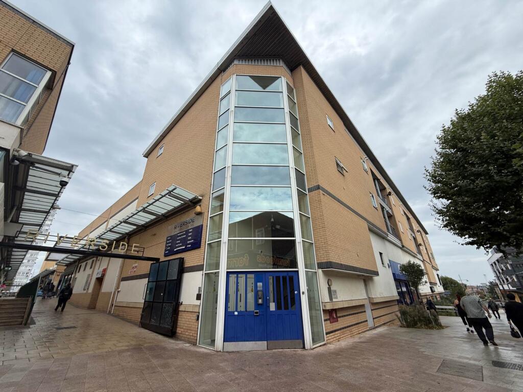 Main image of property: Pier Road, Erith ** VIDEO & 3D FLOORPLAN AVAILABLE **