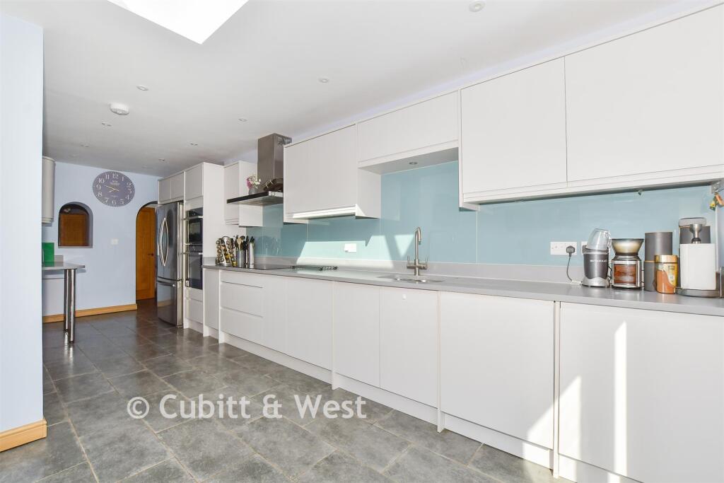 House in Reigate and Banstead, Surrey - More