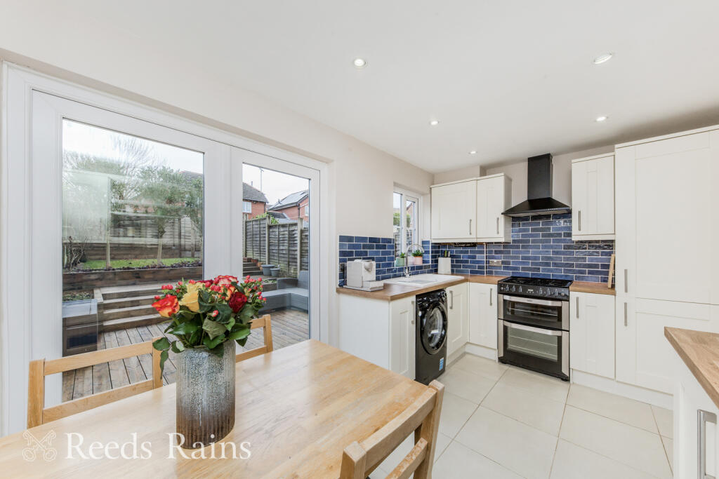 25A, Home Farm Avenue, Macclesfield, Cheshire, SK10 photo 3