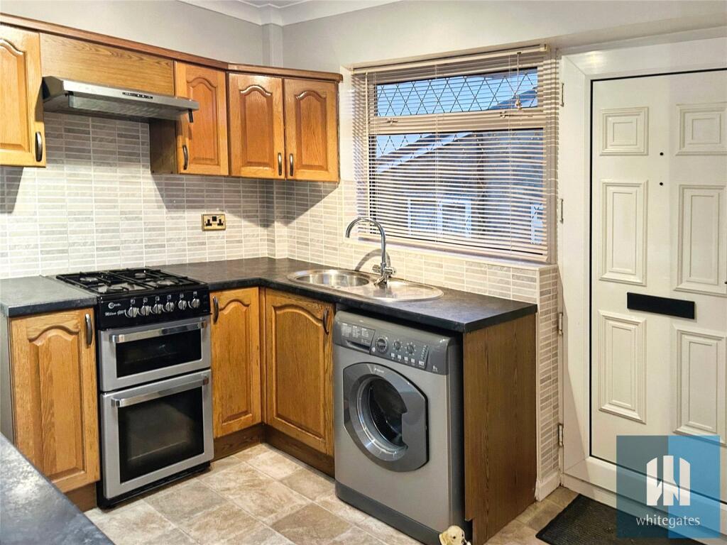 Cotswold Close, Hemsworth, Pontefract, West Yorkshire, WF9 photo 4