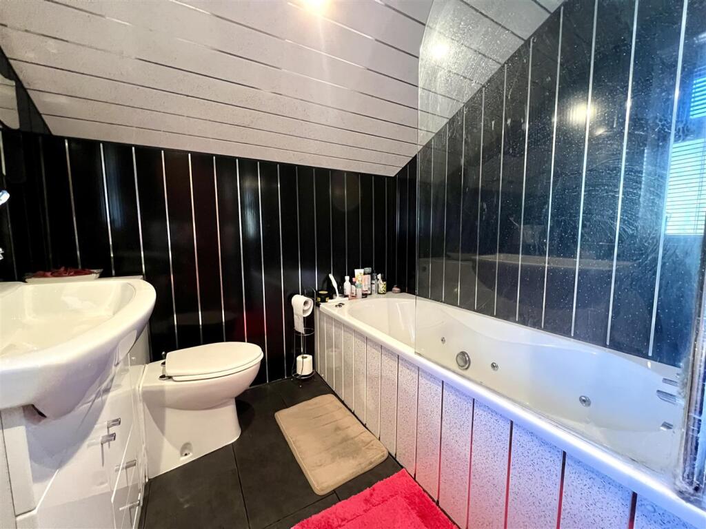 Additional image 16 of Crownest Lane, Bingley