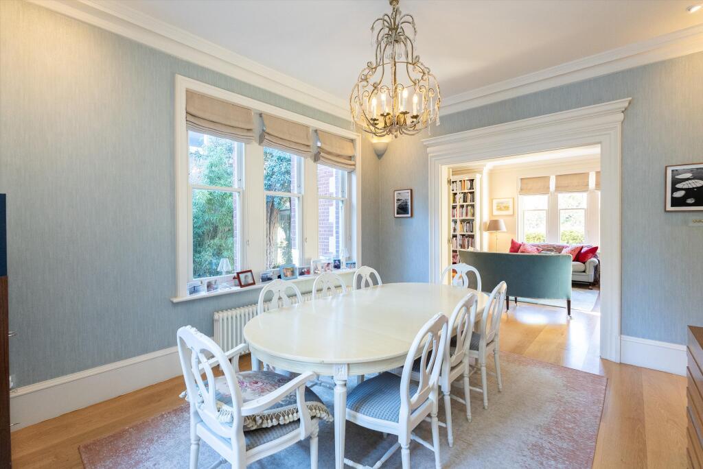 House in London, Cottenham Park, Raynes Park - View 5