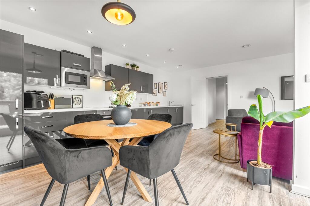 Apartment in Trafford, Greater Manchester - View 5
