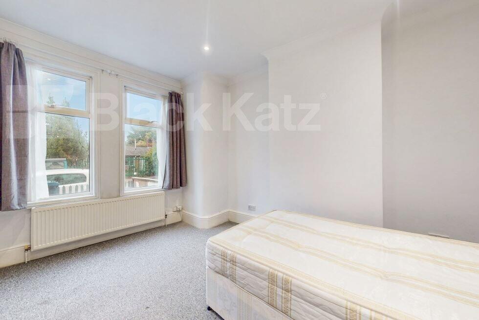 House in London, Colney Hatch - View 5
